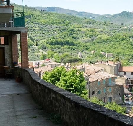 Casa Angolo Cantina Nel Castello Montegiovi Zewnętrze zdjęcie