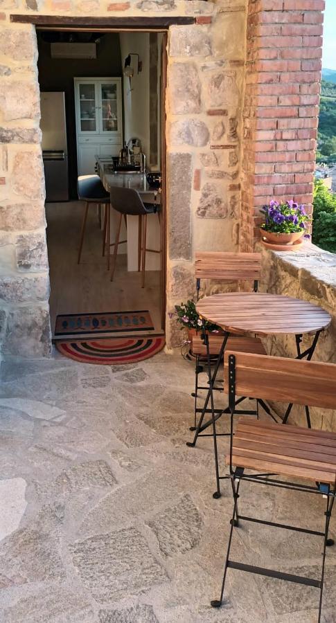 Casa Angolo Cantina Nel Castello Montegiovi Zewnętrze zdjęcie