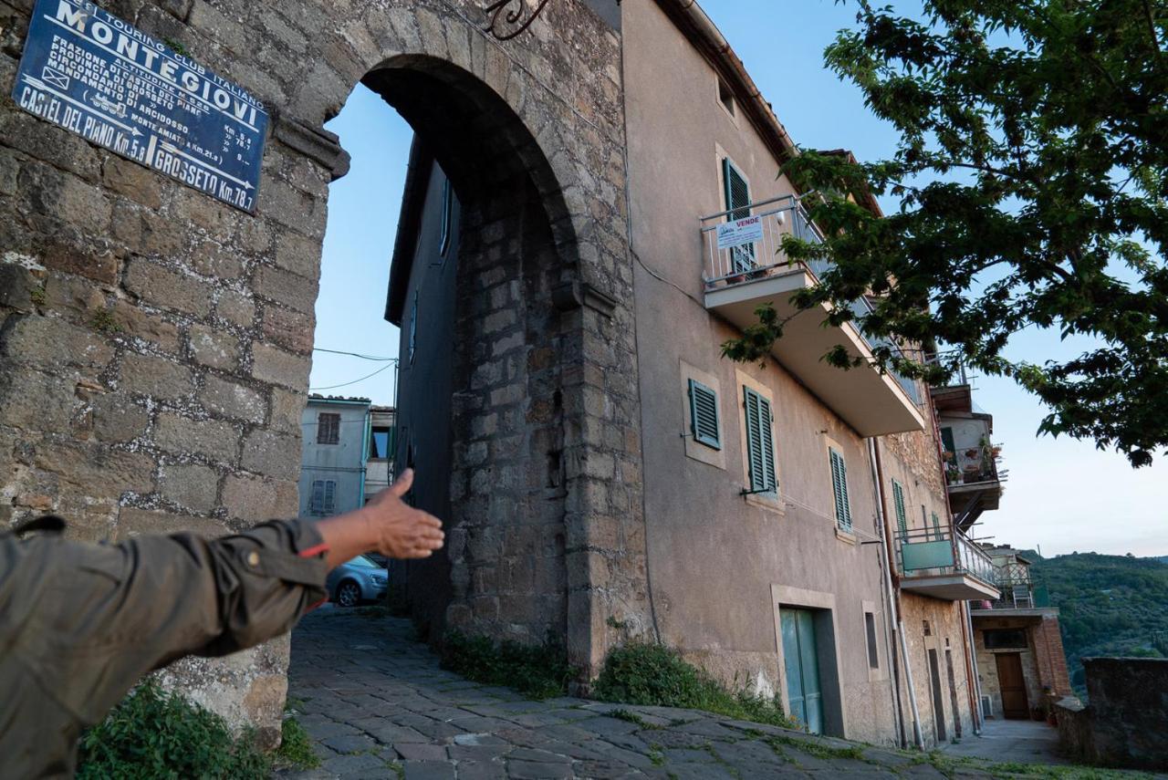 Cantina Nel Castello Montegiovi Zewnętrze zdjęcie