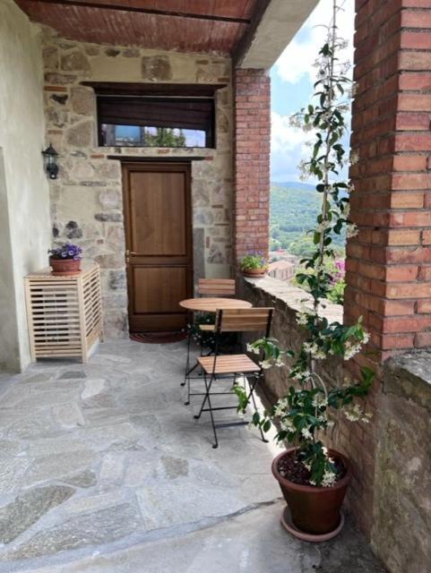 Casa Angolo Cantina Nel Castello Montegiovi Zewnętrze zdjęcie